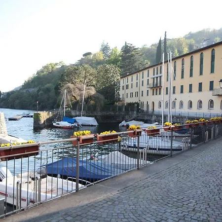 White House * Cremia