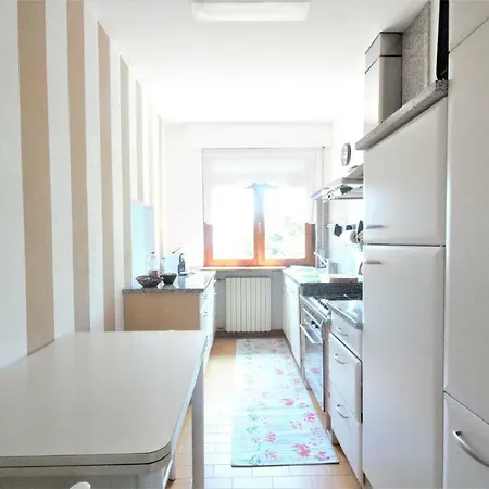 Dom wakacyjny White House Cremia