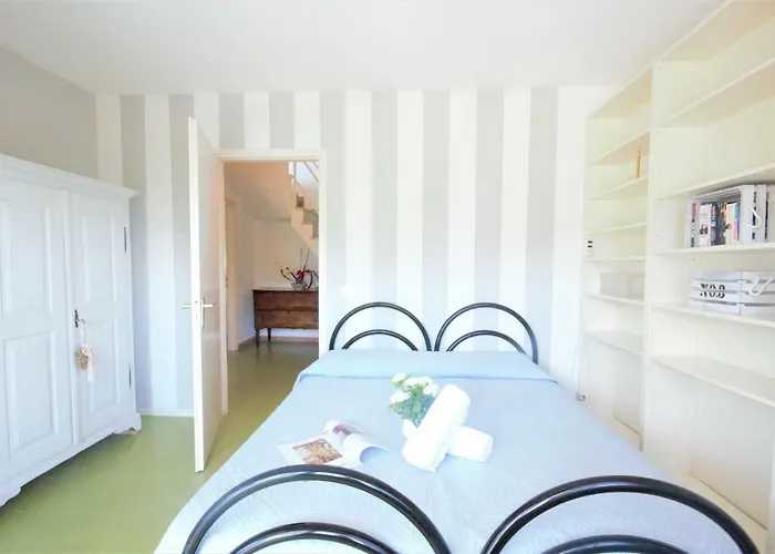 White House Feriehus Cremia